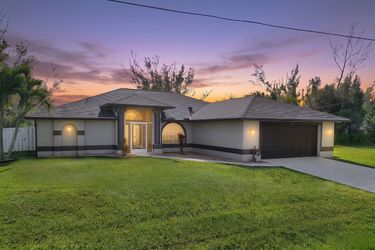 1121 NW 27th Ave