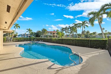 954 Bal Isle Dr