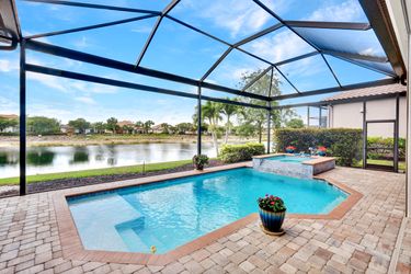 8675 Amour Ct