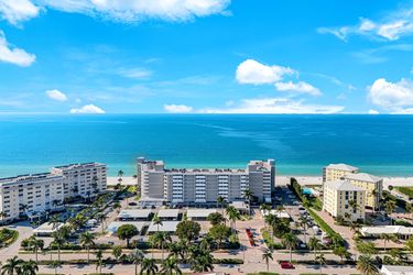 3443 Gulf Shore Blvd N