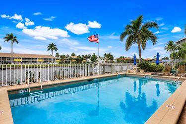 4616 SE 5th Pl