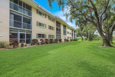 5419 Rattlesnake Hammock Rd