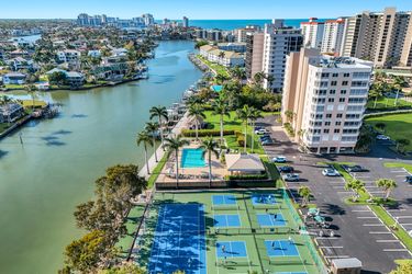 11118 Gulf Shore Dr #401