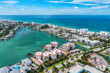 222 Harbour Dr