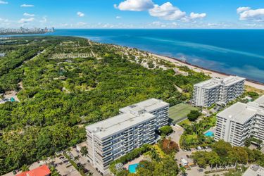 155 Ocean Ln Dr