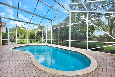 227 Glen Eagle Cir
