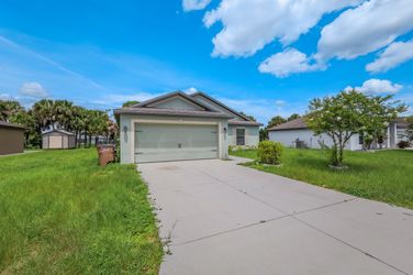 443 Shadow Lakes Dr