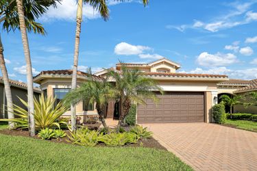 13820 Luna Dr