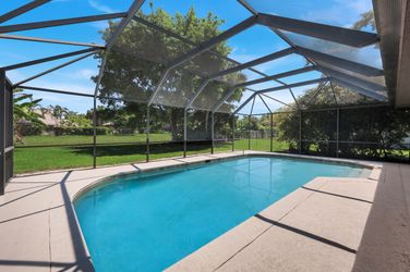 675 Pompano Dr