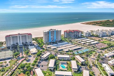 140 Seaview Ct