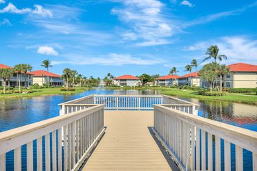 160 Waterside Cir