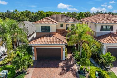 4446 Crimson Ave