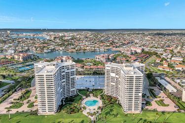 320 Seaview Ct