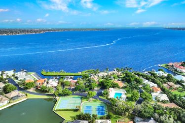9599 Halyards Ct