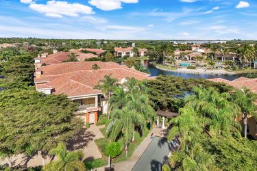 8524 Via Lungomare Cir