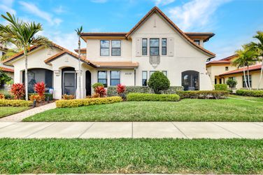 1439 Santiago Cir