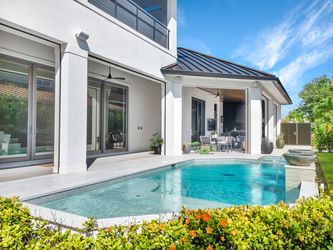 701 Plantation Ct
