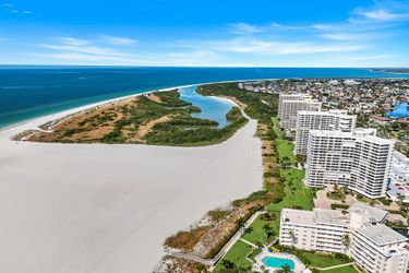 380 Seaview Ct