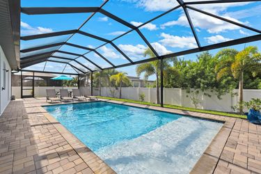 4208 NW 13th St
