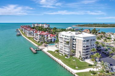 60 W Pelican St