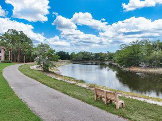 526 Lake Louise Cir