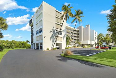 4223 Bay Beach Ln