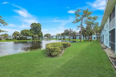 121 Wading Bird Cir