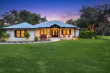 628 Harbor Dr