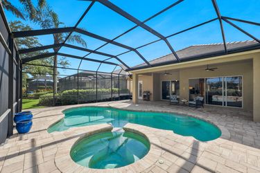 910 Villa Florenza Dr