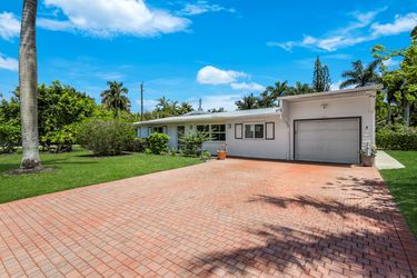 1015 Royal Palm Dr