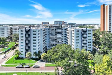 20 W Lucerne Cir #515