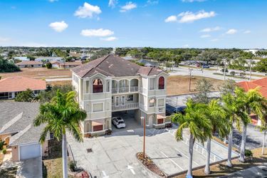 1212 Country Club Blvd