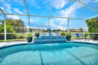 484 Crossfield Cir