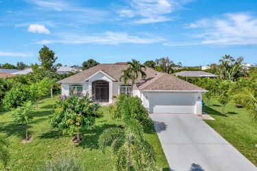 831 SW 17th Terrace