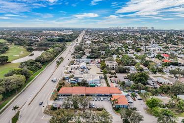 10265 Tamiami Trl N