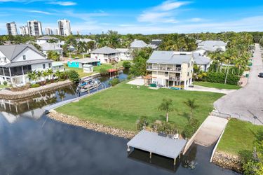 1277 Grand Canal Dr