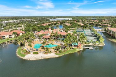 8532 Via Lungomare Cir