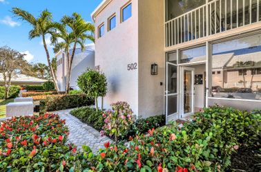 5801 Glencove Dr