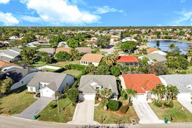 658 Lambton Ln