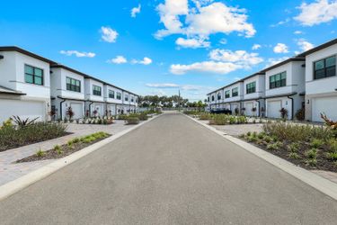 27907 Radiant Ct
