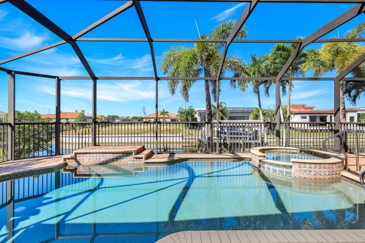 2832 SW 17th Ave