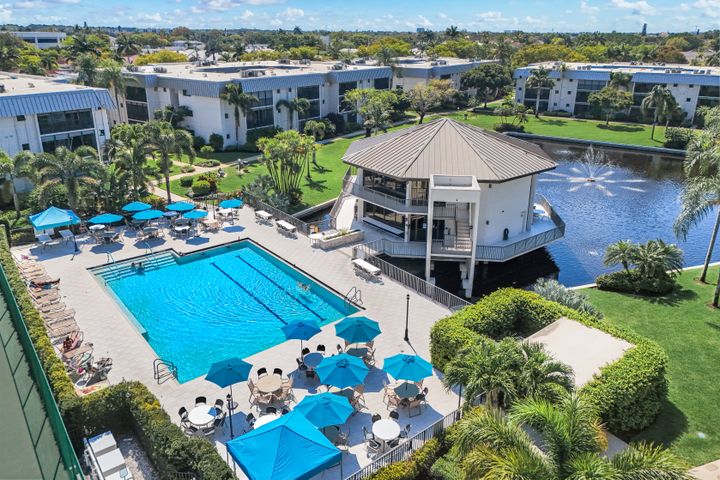 788 Park Shore Dr