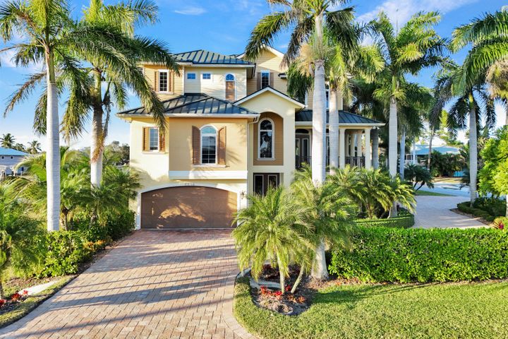 4806 Regal Dr