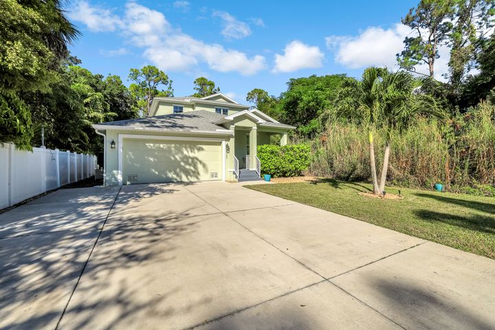 2955 Pine Tree Dr