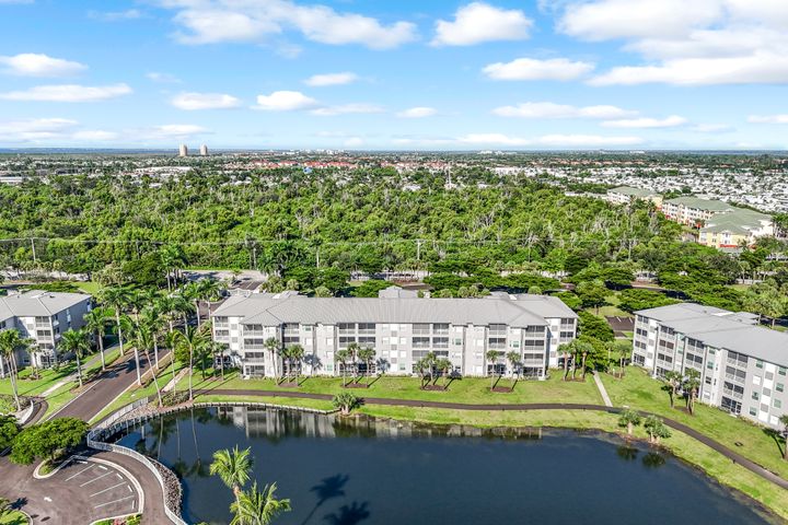 16685 Lake Cir Dr