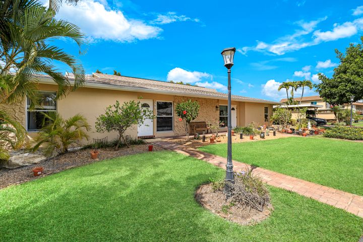 561 Palm View Dr