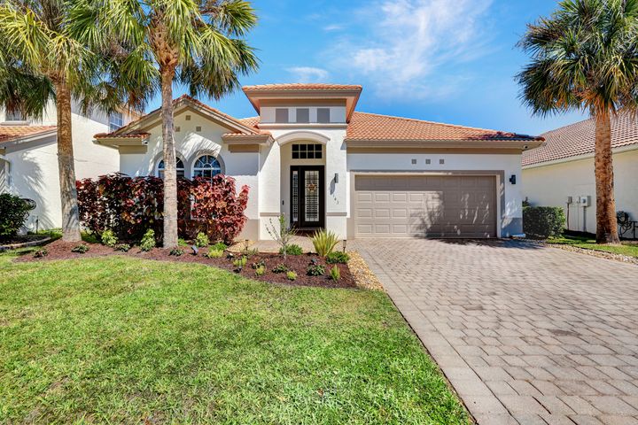 16143 Parque Ln