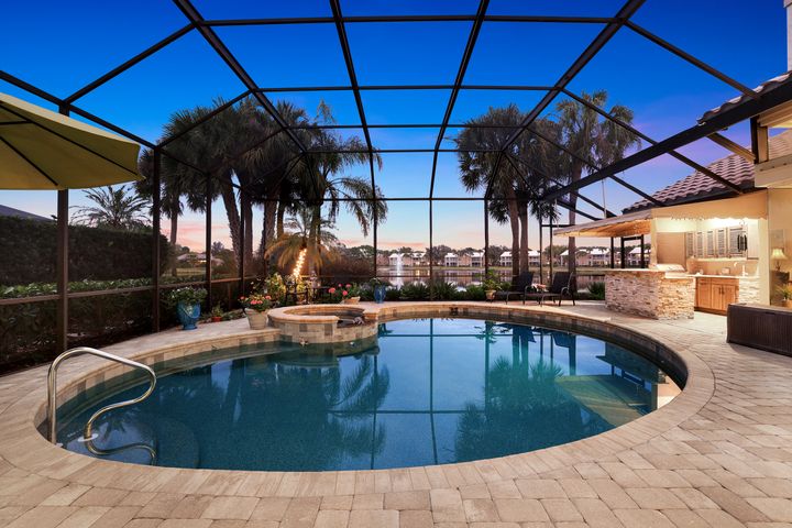 3750 Lakemont Dr