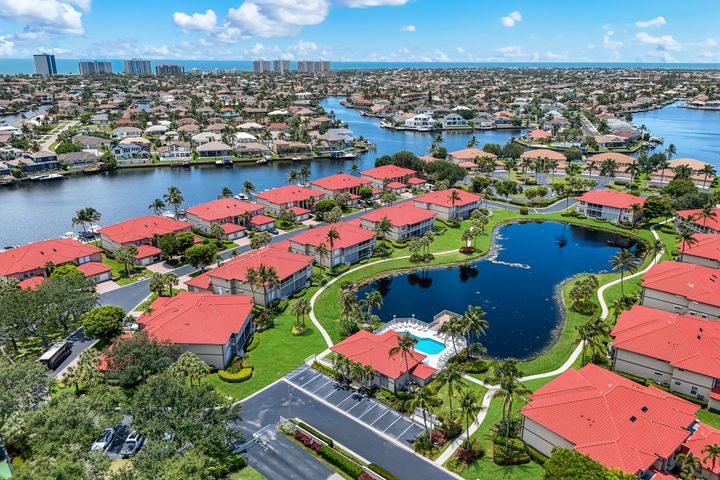 210 Waterside Cir