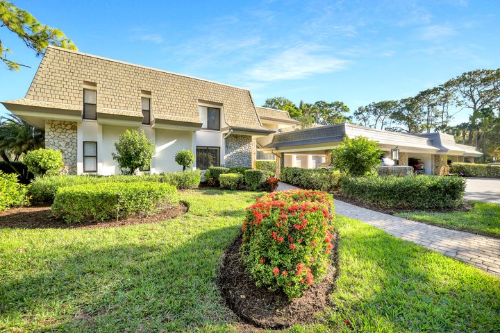 1111 Wildwood Ln